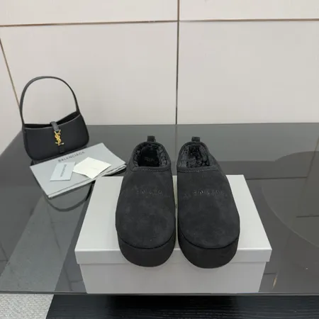 バレンシアガ スリッパ