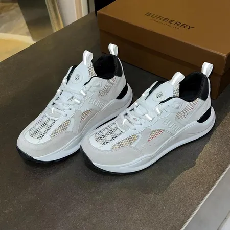 バーバリー ス スニーカー