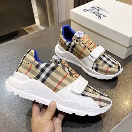 バーバリー ス スニーカー