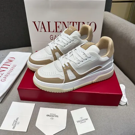 ヴァレンティノ カジュアルシューズ