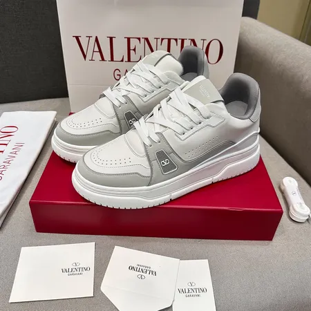 ヴァレンティノ カジュアルシューズ