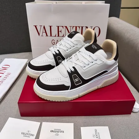 ヴァレンティノ カジュアルシューズ