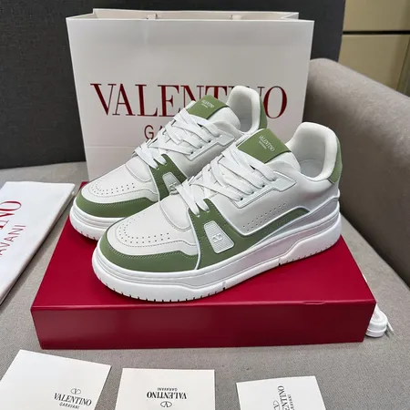 ヴァレンティノ カジュアルシューズ