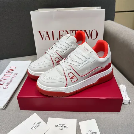 ヴァレンティノ カジュアルシューズ