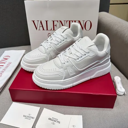 ヴァレンティノ カジュアルシューズ