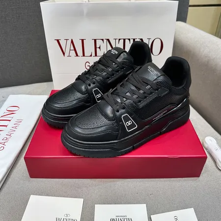 ヴァレンティノ カジュアルシューズ