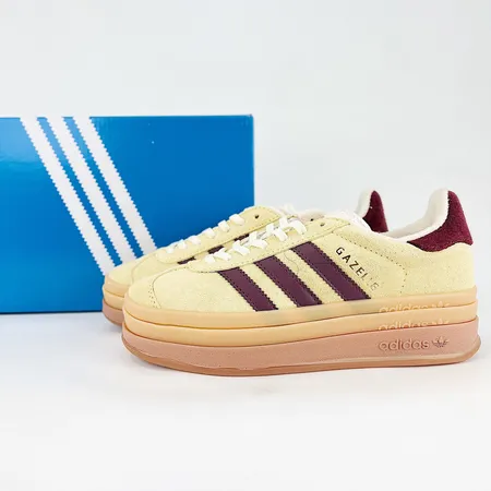 アディダス カジュアルシューズ