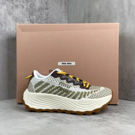 ミュウミュウ スニーカー