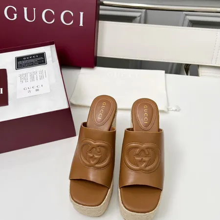 グッチ サンダル