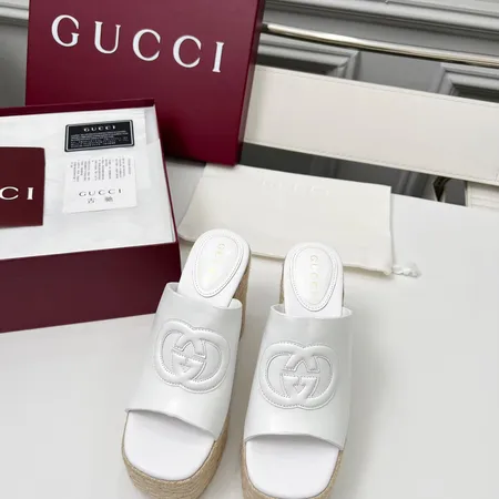 グッチ サンダル