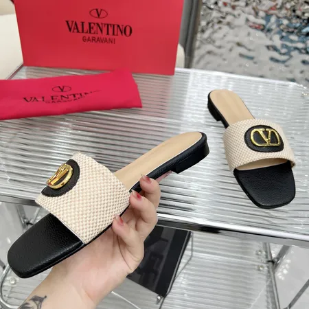 ヴァレンティノ スリッパ