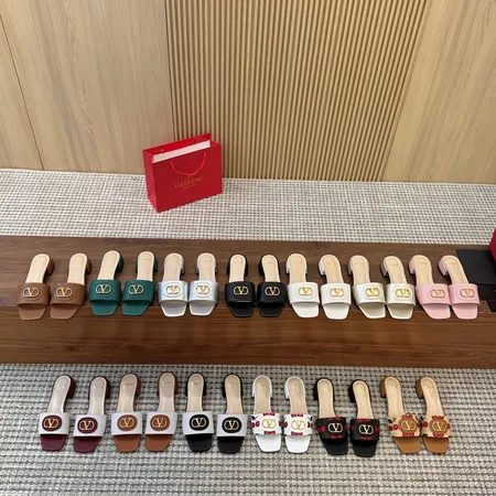 ヴァレンティノ スリッパ