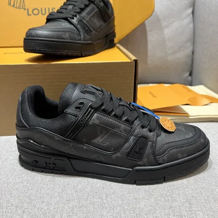 ルイヴィトン カジュアルシューズ