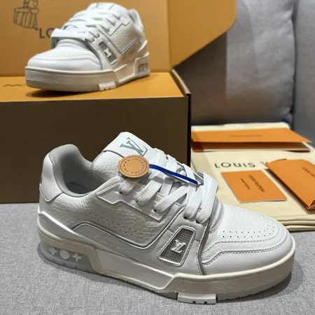 ルイヴィトン カジュアルシューズ