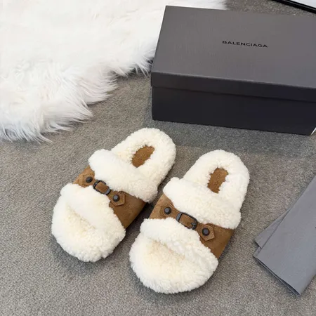 バレンシアガ スリッパ