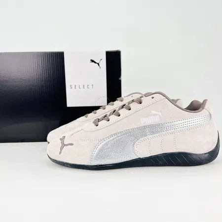 プーマ スニーカー