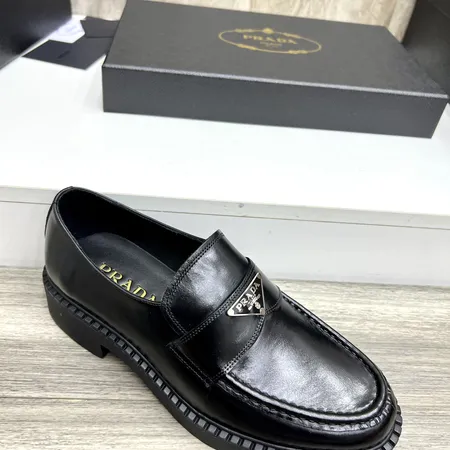 プラダ ビジネスシューズ