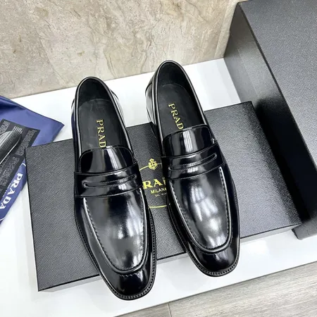 プラダ ビジネスシューズ