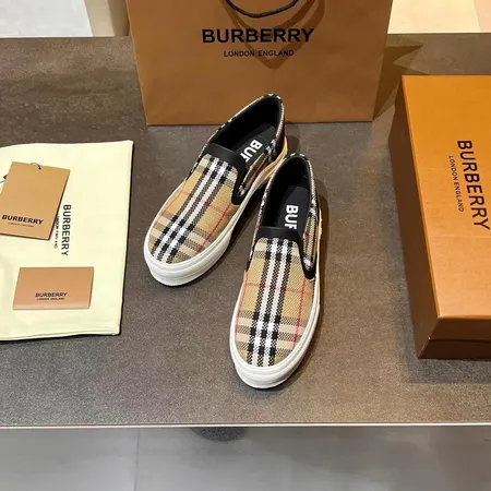 バーバリー ス カジュアルシューズ