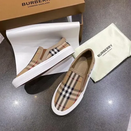 バーバリー ス カジュアルシューズ