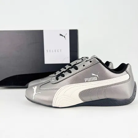 プーマ スニーカー