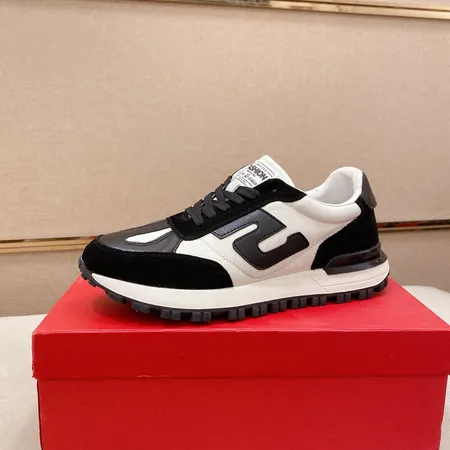 フェラガモ カジュアルシューズ