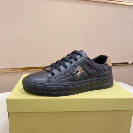 バーバリー ス カジュアルシューズ