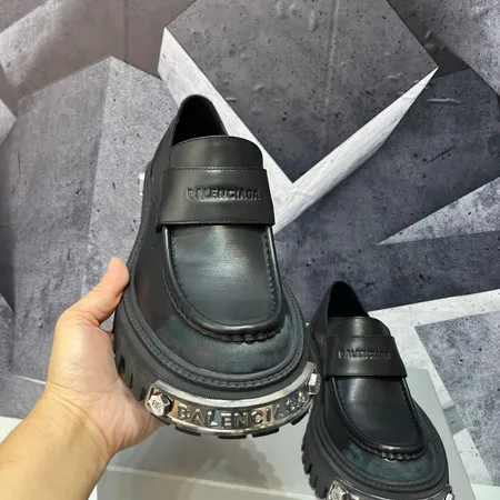 バレンシアガ カジュアルシューズ