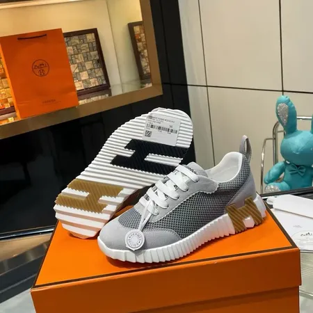 エルメス スニーカー