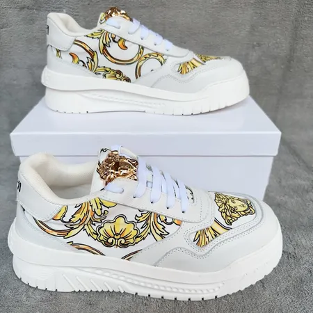 ヴェルサーチ カジュアルシューズ