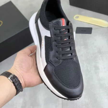 プラダ スニーカー