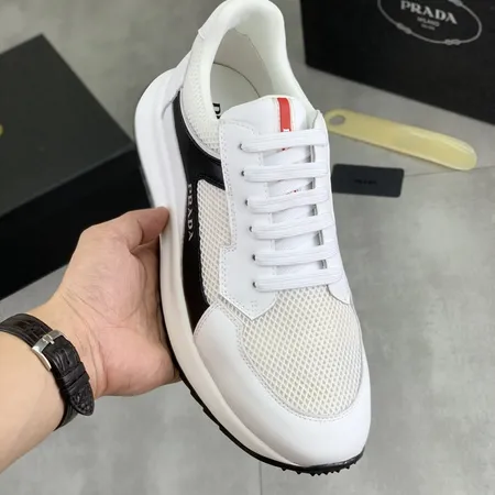 プラダ スニーカー
