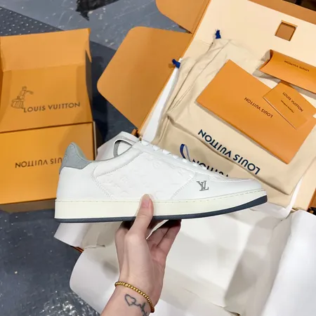 ルイヴィトン カジュアルシューズ