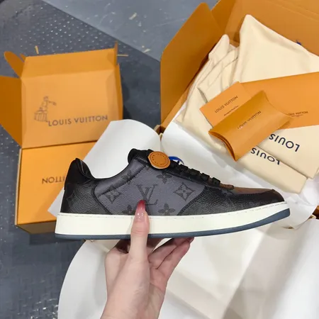 ルイヴィトン カジュアルシューズ