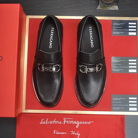 フェラガモ ビジネスシューズ