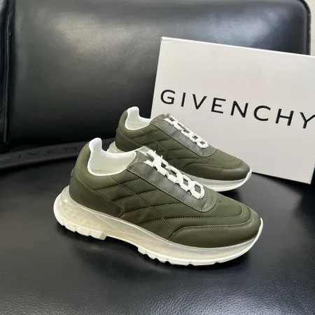 ジバンシィ カジュアルシューズ