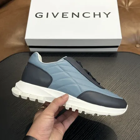 ジバンシィ カジュアルシューズ