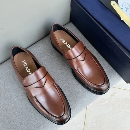 プラダ ビジネスシューズ