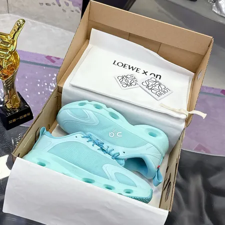 ロエベ スニーカー