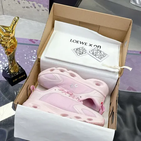 ロエベ スニーカー