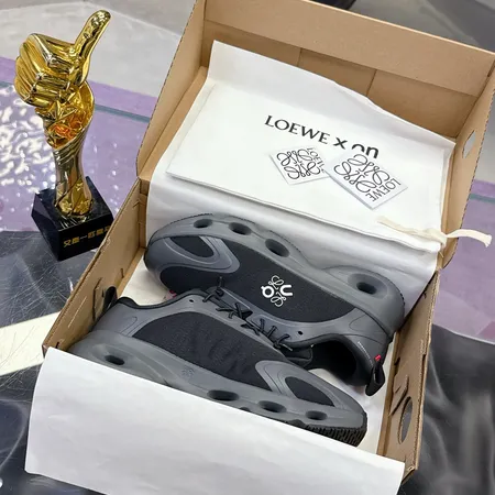 ロエベ スニーカー