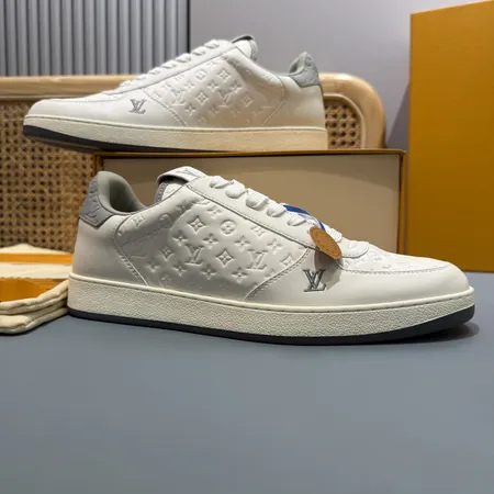 ルイヴィトン カジュアルシューズ