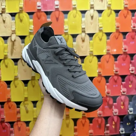 ルイヴィトン スニーカー