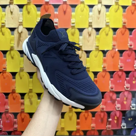 ルイヴィトン スニーカー