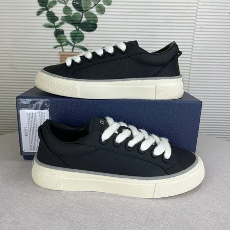 ディオール カジュアルシューズ