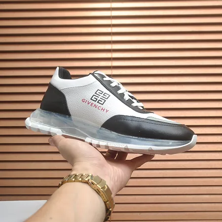 ジバンシィ スニーカー