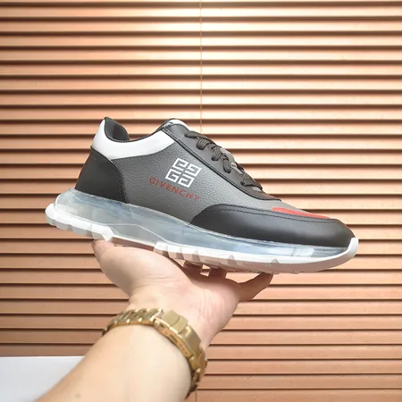 ジバンシィ スニーカー