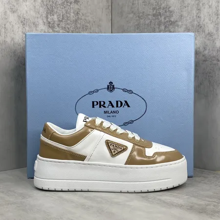 プラダ カジュアルシューズ