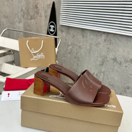 クリスチャン・ルブタン サンダル