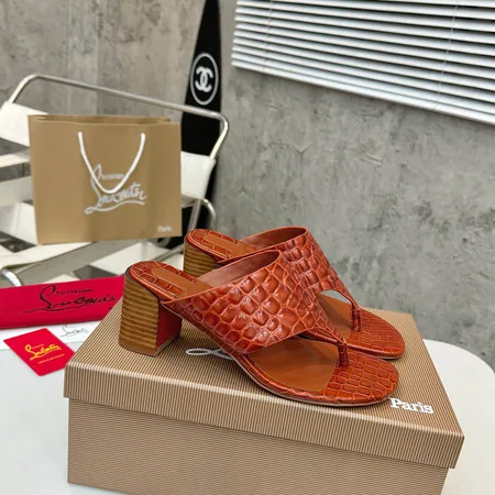 クリスチャン・ルブタン サンダル